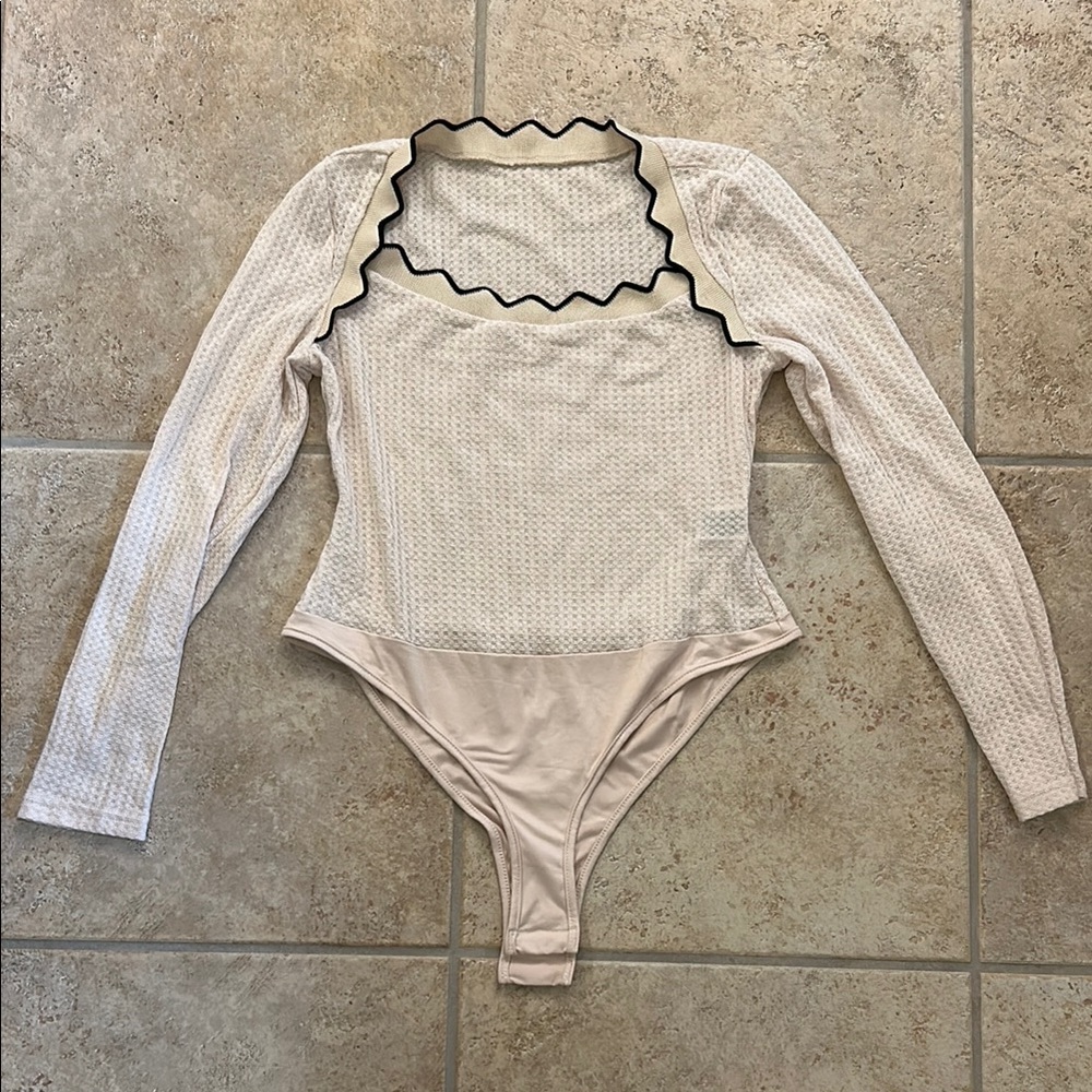 SHEIN Cream and Black Scalloped Bodysuit Women’s Large (runs small)